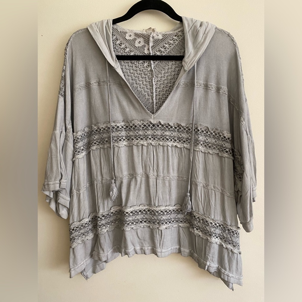 Pol New with out tags . Never worn .smoke free home